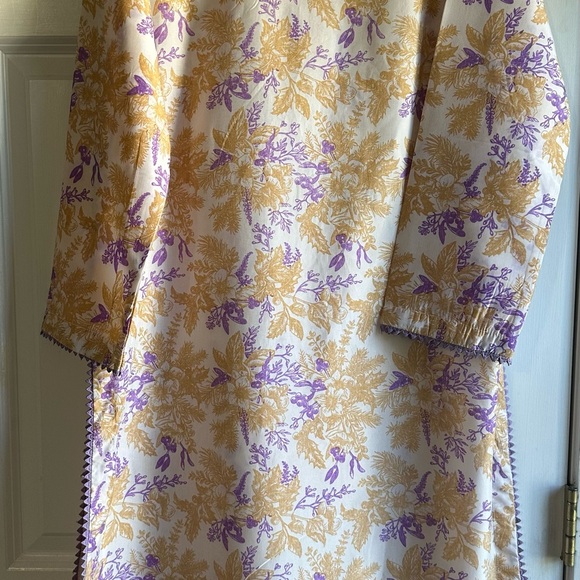 Pakistani designers 2 piece suit embroided shirt with chiffon duppatta - Picture 5 of 7